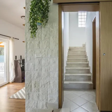 Ferienhaus Family Friendly House With A Swimming Pool Maslinica, Solta - 16782