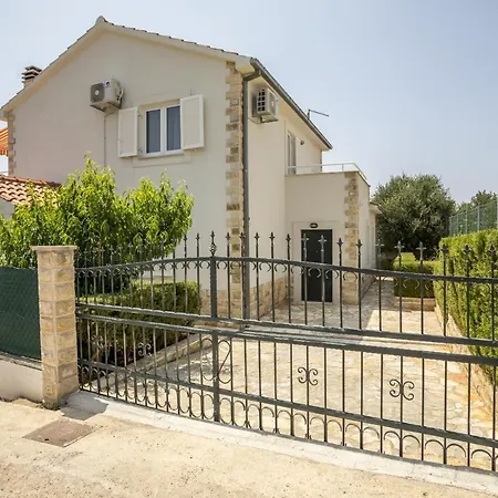 Family Friendly House With A Swimming Pool Maslinica, Solta - 16782
