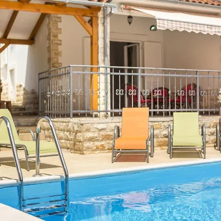 Ferienhaus Family Friendly House With A Swimming Pool Maslinica, Solta - 16782