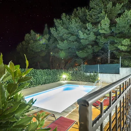 Family Friendly House With A Swimming Pool Maslinica, Solta - 16782 Grohote